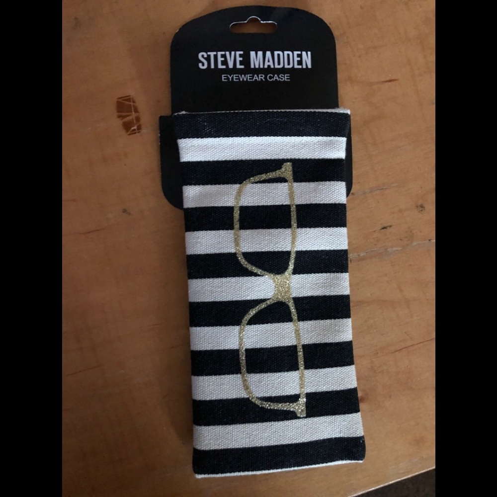 Steve Madden eyeglass magnetic case!